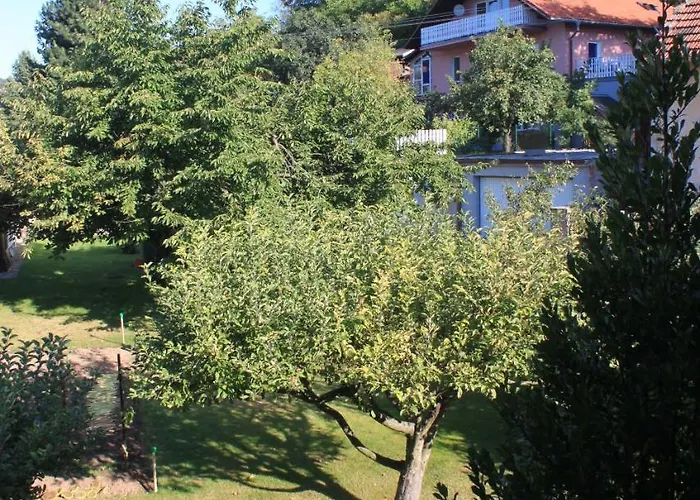 Vakantiehuis Conifer Idyllicprague *