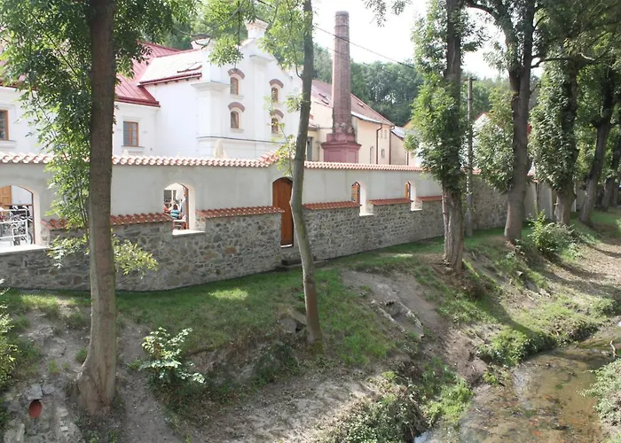 Conifer Idyllicprague * Praag